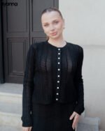 Ensemble Black Grace — Maille ajourée & boutons nacrés
