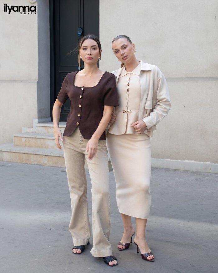 Top Mocha Élégance — Boutons dorés sculptés – Image 5