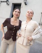 Top Mocha Élégance — Boutons dorés sculptés – Image 4