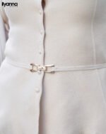 Ensemble Crème Élégance — Taille ceinturée & col chemisier – Image 2