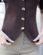 Top Mocha Élégance — Boutons dorés sculptés – Image 2