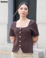 Top Mocha Élégance — Boutons dorés sculptés