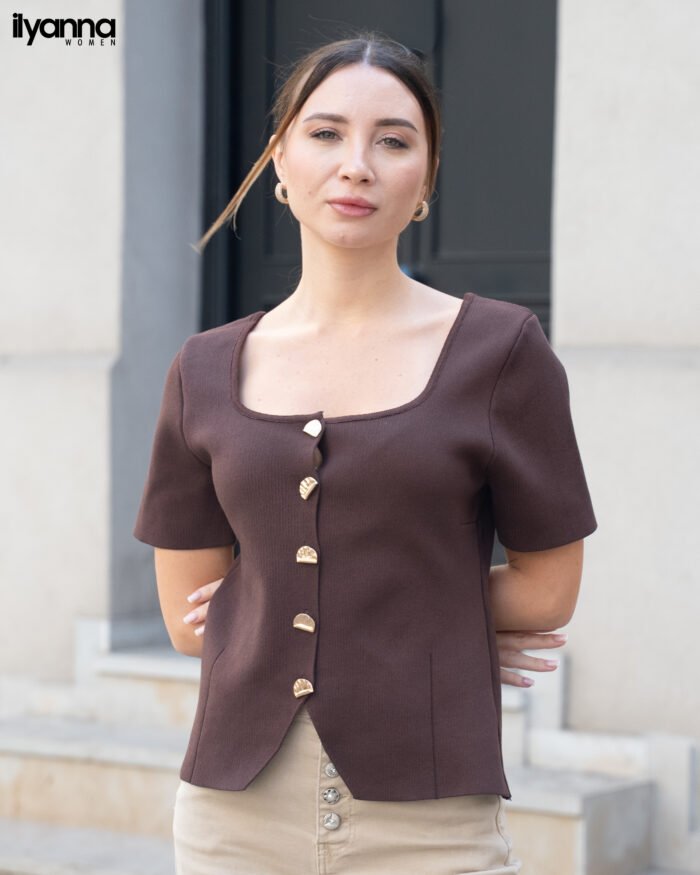 Top Mocha Élégance — Boutons dorés sculptés – Image 1